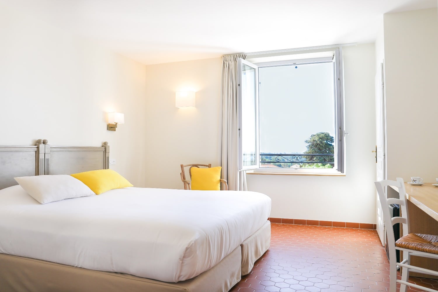 Réservez nos chambres vue mer, pour 1 ou 2 personnes.